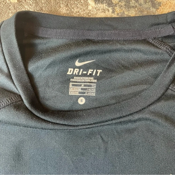 Nike Black Short Sleeve Dri-FIT Tee - Picture 5 of 5